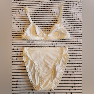 TRIUMPH Soft Cup Bra & Panty